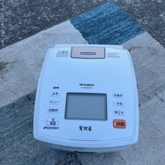 ★動作良好★mitsubishi 三菱 ihジャー炊飯器 nj-kse104 5.5合炊き★2015年製★
の画像