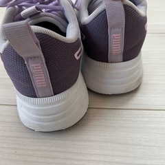 PUMA  23.5cm パープルの画像