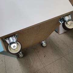 J1907【リユースのサカイ柏店】キャスター付き収納棚　ブルー　クリーニング済の画像