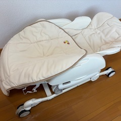 　Combi　ハイローチェア　電動の画像