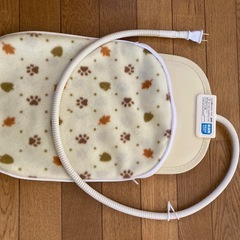 猫ハウス、ペット用ヒーター、ボウル他
の画像