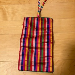 アクセサリーいれ何かと一緒で無料の画像