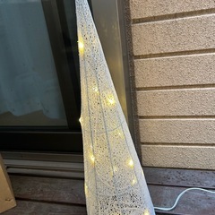 ワイヤーツリー　クリスマス　ライト　コンセント　の画像