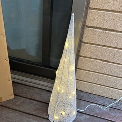 ワイヤーツリー　クリスマス　ライト　コンセント　の画像