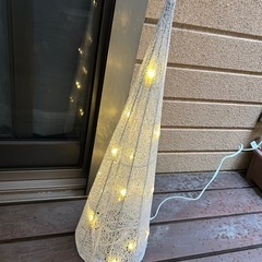 ワイヤーツリー　クリスマス　ライト　コンセント　の画像