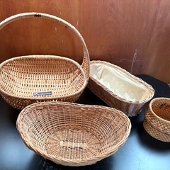 籐かごの画像