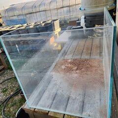 ガラス水槽の画像