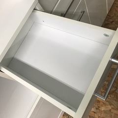 ジャングルジャングル貝塚店　食器棚　白　ホワイト　木　3枚扉　中古　貝塚市　二色浜の画像