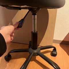 ニトリ　キャスター付き　オフィスチェア（簡易）の画像