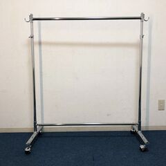 業務用シングルハンガーラック 耐荷重110Kg キャスター（ロック付き） 服吊り プロ仕様 店舗什器パイプハンガー 左右両サイドフック付きの画像