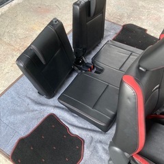 JB23W スズキ ジムニー 9型 クロスアドベンチャー シート1台分 フロアマット セット 全席ヘッドレストあり 黒革シート シートヒーター付 の画像