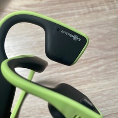 shokz骨伝導イヤホンの画像