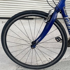 ジャイアント (GIANT) のクロスバイク「ESCAPE R3 (エスケープ R3)」ISO 4210-2C ブルーの画像