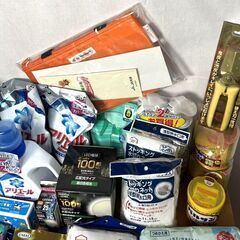 【B470】日用品/雑貨/色々まとめ/ハンディモップ/水筒/洗濯洗剤/ぞうきん/マスク/水切りネット/トイレクイックル他の画像