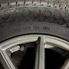 バリ山　美品　冬用タイヤ　4本　215/65/R16の画像