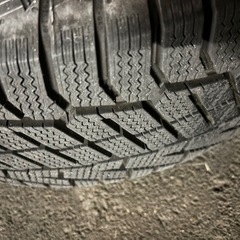 バリ山　美品　冬用タイヤ　4本　215/65/R16の画像