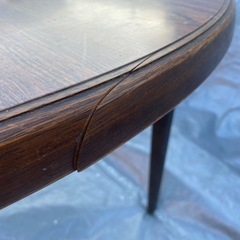 伸長式テーブル＋椅子4脚の画像