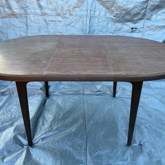 伸長式テーブル＋椅子4脚の画像