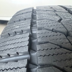 ２０２３年スタッドレスタイヤ　195/65R15ウィッシュ純正　プリウスなどにの画像