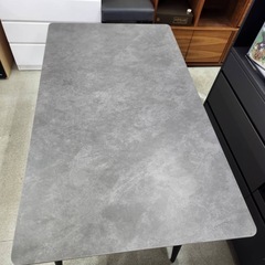 203 ダイニングテーブルの画像