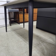 203 ダイニングテーブルの画像