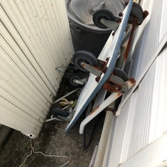 台車とアルミサッシの画像