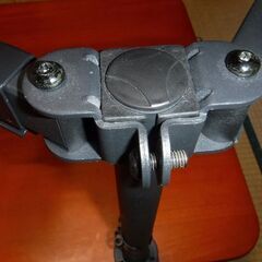 モニターアーム デュアルアームモニター 2画面 13-32インチVESA:75x75mm/100x100mm 2つの取り付け方法を備えた高さ調節可能なデュアルモニターアーム、チルトスイベル回転可能、ダブルパソコンアームの画像