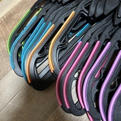 襟から通せるハンガー　5色　20本の画像