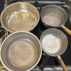 鍋の色々な種類の画像