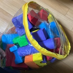 柔らかいカラフルな積み木の画像