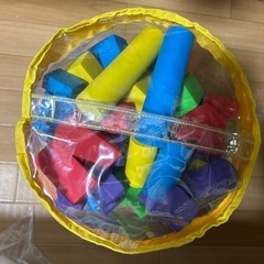 柔らかいカラフルな積み木の画像