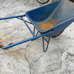 一輪車　ゴミ出し　農家　野菜の画像