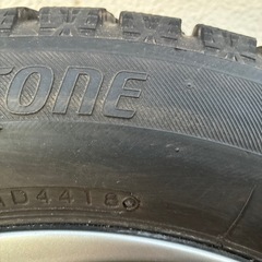 スタッドレスタイヤとアルミのセットの画像