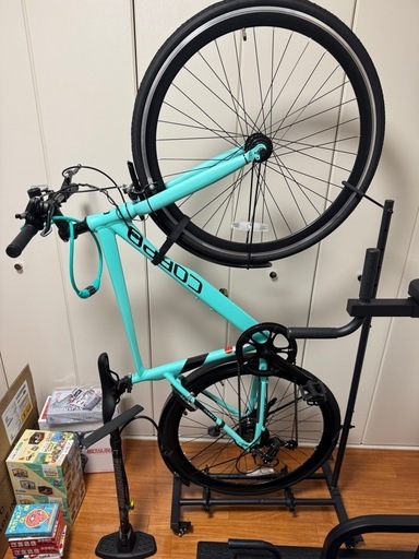 【美品】自転車 28インチ 縦置きスタンド 空気入れ 鍵 セット