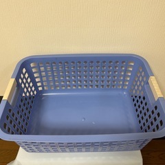 ブルーのカゴの画像