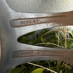 スタッドレスとアルミのセット
の画像