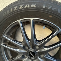 スタッドレスとアルミのセット
の画像