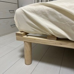 シングルベッド枠組み、マットレスセットの画像