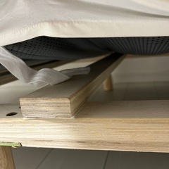 シングルベッド枠組み、マットレスセットの画像