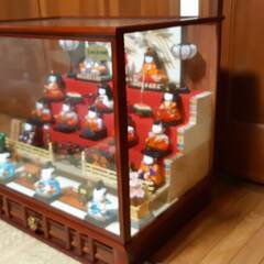  ■吉徳大光　オルゴール付ガラスケース入りひな人形　5段　15体　■の画像