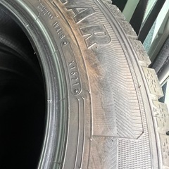 195/65r16スタッドレスタイヤgood year 16週21年製4本タイヤのみの画像