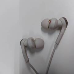 【未使用に近い】audio-technica SOLID BASS ATH-CKS330XBT/ワイヤレスイヤホンの画像