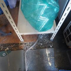 アイアン棚、白、８８x４５x１８０、スチール棚、４段、美品の画像