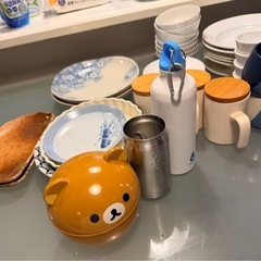 食器全部まとめて引取りに来れる方の画像