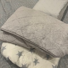 セミダブル用　敷きパッド２点プラス掛け布団1点の画像