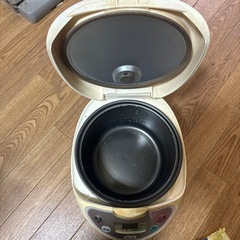 炊飯器の画像