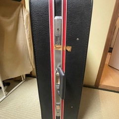 Sky way昭和？レトロ？キャリーケース スーツケース の画像