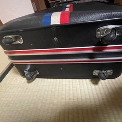 Sky way昭和？レトロ？キャリーケース スーツケース の画像