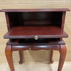 E18【猫足サイドテーブル】仕切りありの画像