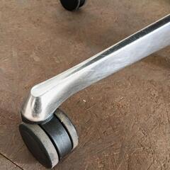 ≪引取り限定≫オカムラ オフィスチェア 肘なし 80001661の画像